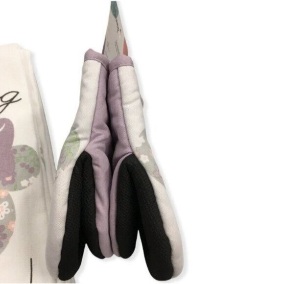 Disney Minnie Mouse Oven Mitts & Kitchen Towels Spring Is Here Set of 4 - Picture 5 of 8